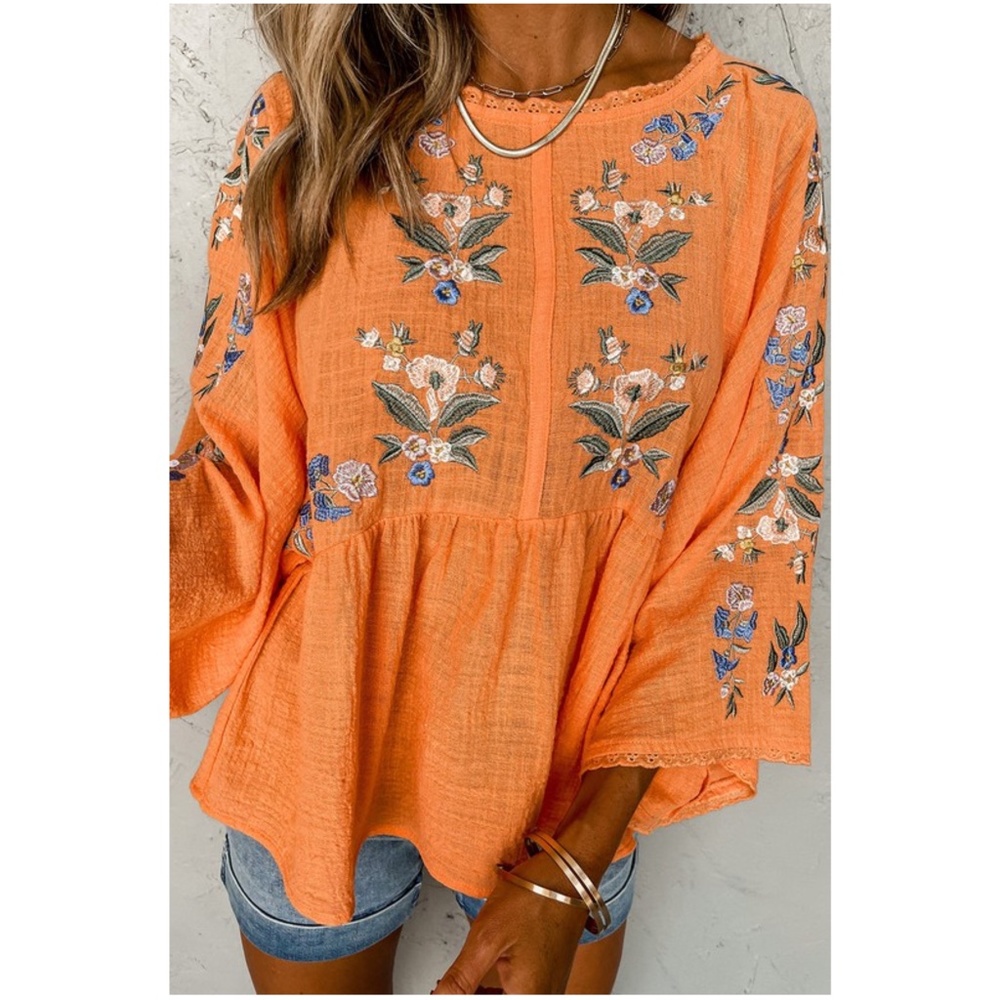 06 Boho Embroidered Floral Button Back Detail Oversized Blouse - Picture 1 of 2